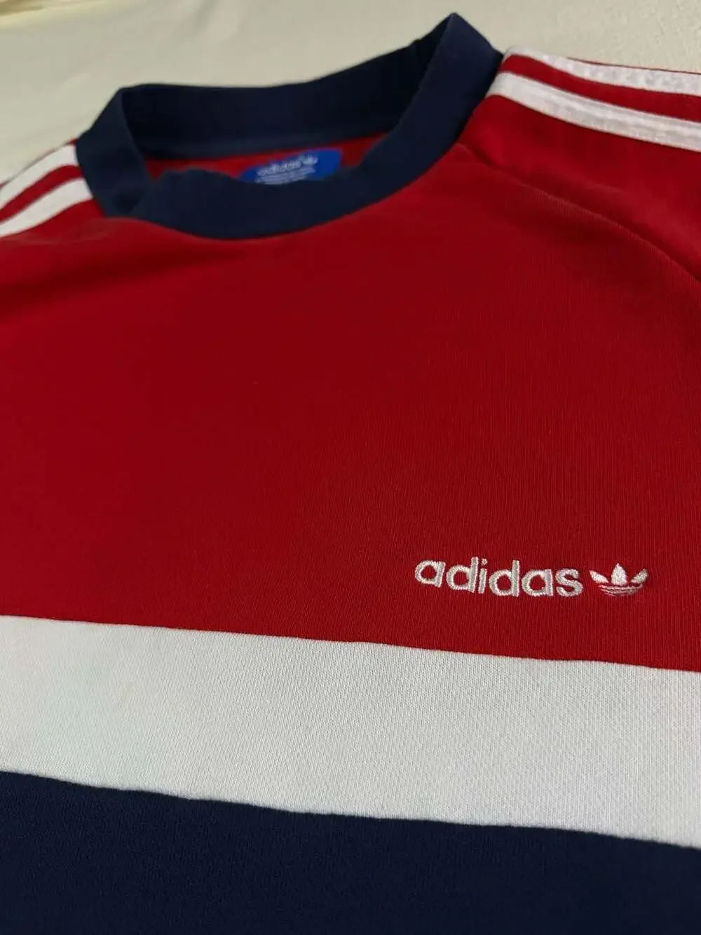 Vintage Adidas Originals Trefoil Colorblock 3 Stripe Crewneck Sweatshirt M